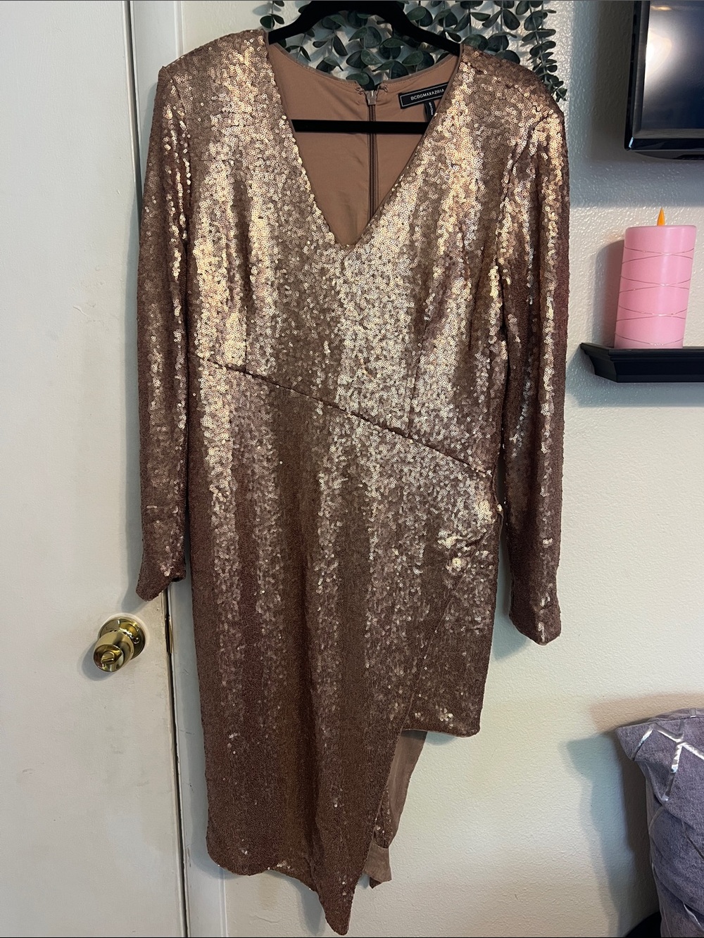 BCBGMaxazria Rose Gold Parker Sequin Long Sleeve V-Neck Party Dress size 16